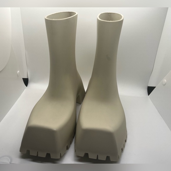 Balenciaga Trooper Rubber Boots - Picture 2 of 9